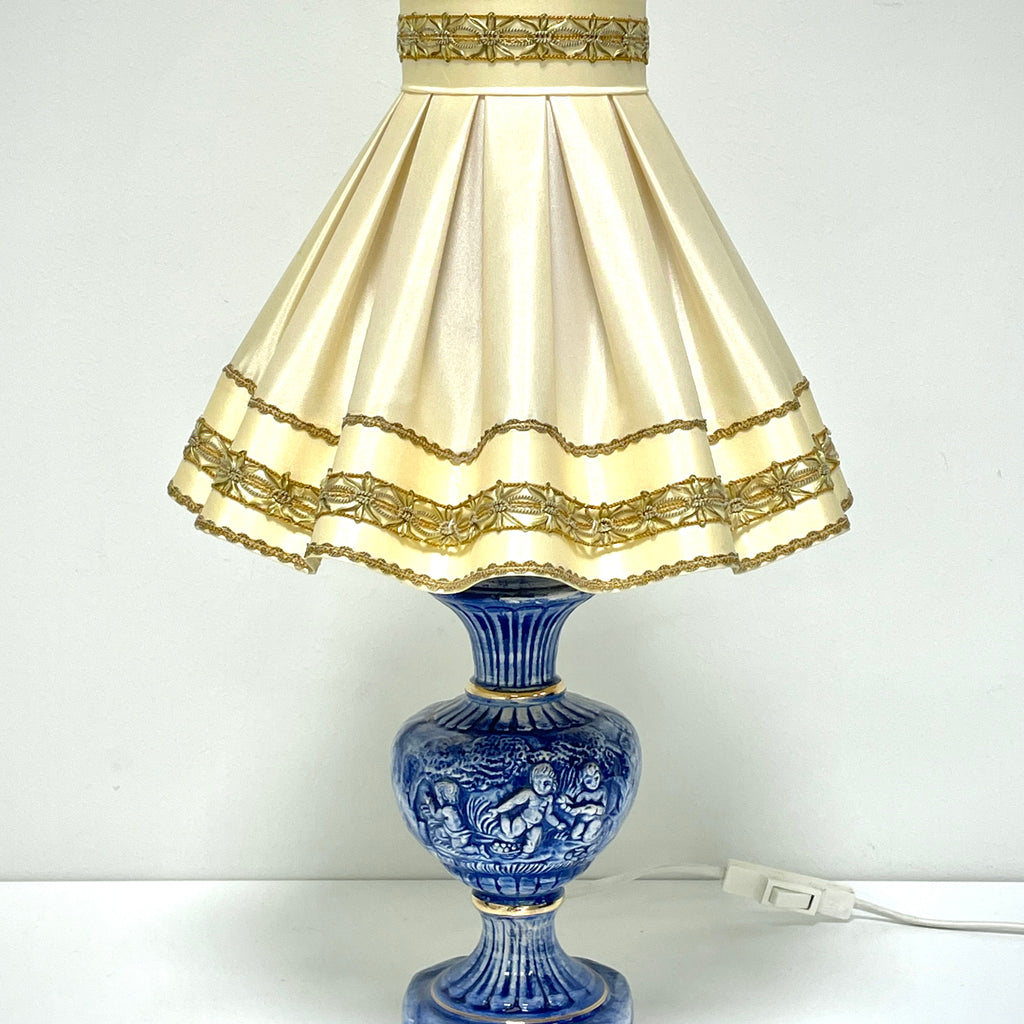Italiensk bordlampa i porslin